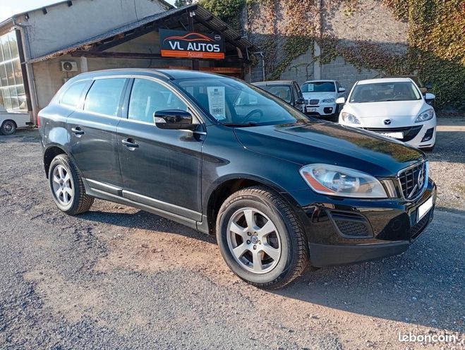 Cliquer pour voir la photo suivante Volvo XC60 2.0 136 cv Année 2012 Carnet d'entretien Noir de 2012