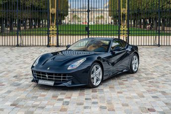  Voir détails -Ferrari F12 Berlinetta *Nuovo Blu Pozzi* à Paris (75)