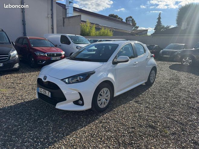 Toyota Yaris 116h Dynamic Business 5p + Programme Bey Blanc de 2022