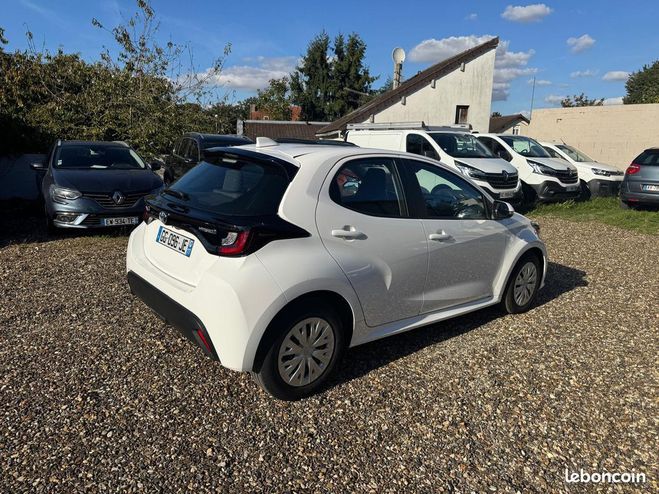 Toyota Yaris 116h Dynamic Business 5p + Programme Bey Blanc de 2022