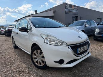  Voir détails -Peugeot 208 1.2 VTi 82 cv à Uckange (57)