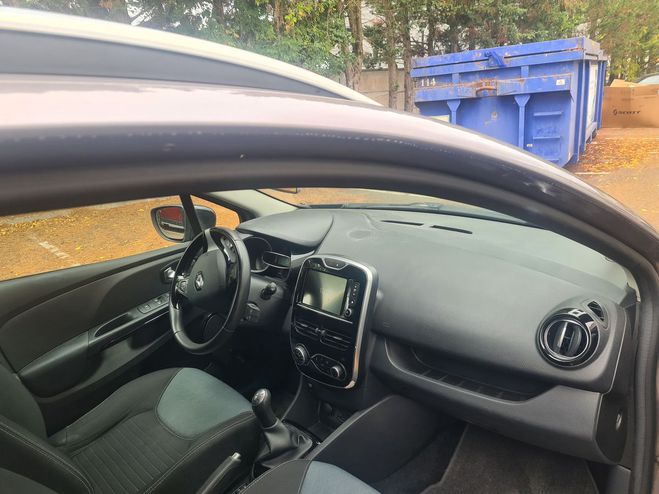 Renault Clio  DCI 90 TREND ECO2 90G Gris de 2015
