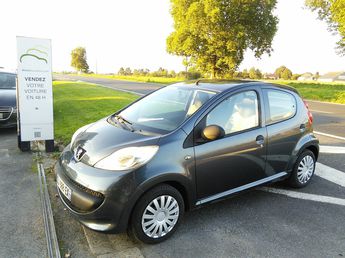  Voir détails -Peugeot 107 1.0 68 Urban 5 PORTES à Osny (95)