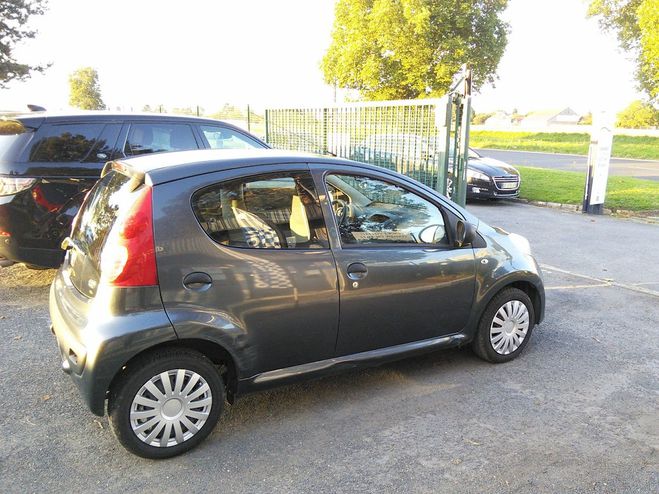 Peugeot 107 1.0 68 Urban 5 PORTES Gris anthracite de 2006