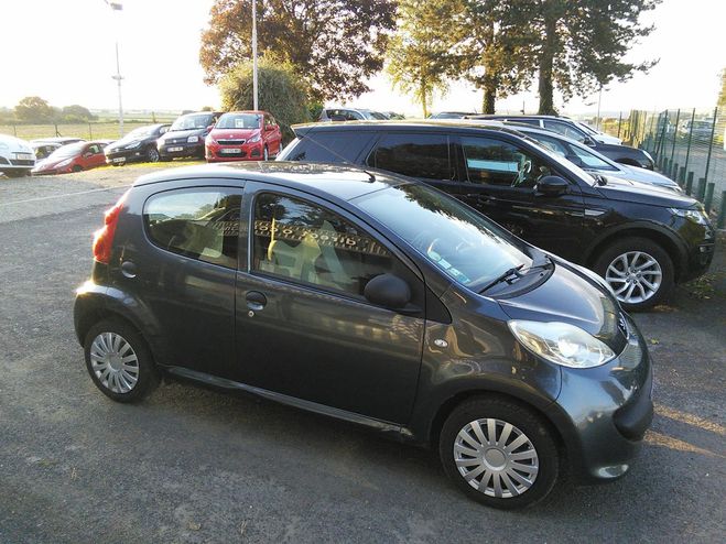 Peugeot 107 1.0 68 Urban 5 PORTES Gris anthracite de 2006