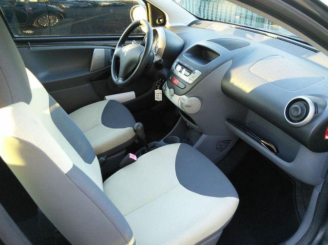 Peugeot 107 1.0 68 Urban 5 PORTES Gris anthracite de 2006
