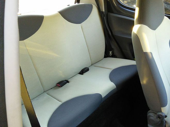 Peugeot 107 1.0 68 Urban 5 PORTES Gris anthracite de 2006