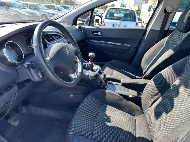 Peugeot 5008 1.6 HDi 112ch FAP BVM6 Allure 5pl  NOIR de 2011