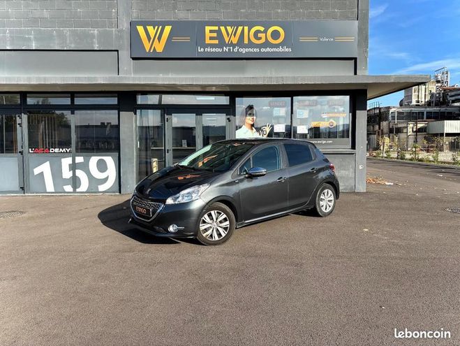 Cliquer pour voir la photo suivante Peugeot 208 Finition STYLE 82CH 1.2 DISTRIBUTION FAI Gris de 2015