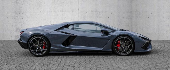 Lamborghini Revuelto   de 2024