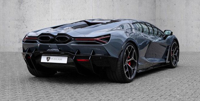 Lamborghini Revuelto   de 2024