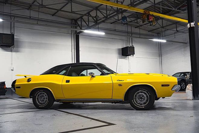 Dodge Challenger Dodge Challenger V8 440 (7.2L) MAGNUM R/T SE - LIGNE COMP Jaune Verni de 1970