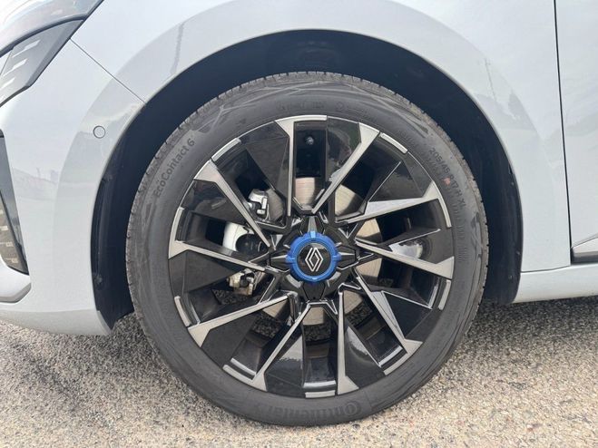 Renault Clio 1.6 E-Tech 145ch full hybrid esprit Alpi GRIS CLAIR de 2024