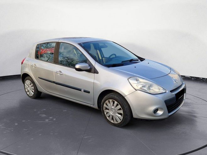 Renault Clio Renault Clio iii 1.2 75ch authentique 5 kit distribut Gris Clair de 2010