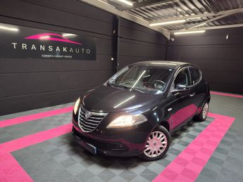  Voir détails -Lancia Ypsilon 1.2 8v 69 ch StopStart Black Red à Lens (62)