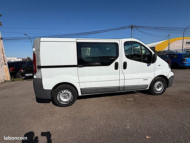 Renault Trafic II FG L1H1 1000 2.0 DCI 115CH CONFORT Blanc de 2011