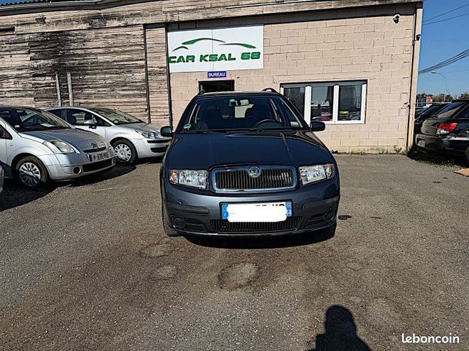 Skoda Fabia BREAK 1.4 16V 80CH PACK CLIM Gris de 2007