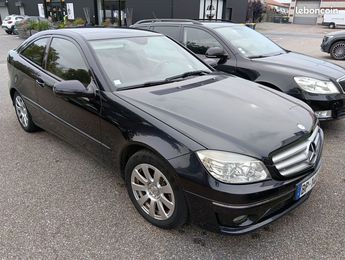  Voir détails -Mercedes Classe C Belle c200 cdi pack 2008 boite auto tbe  à Marly (57)