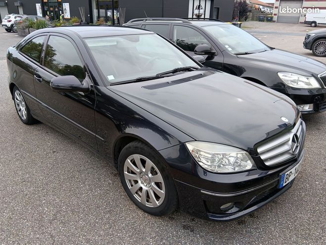 Cliquer pour voir la photo suivante Mercedes Classe C Belle c200 cdi pack 2008 boite auto tbe Noir de 2008