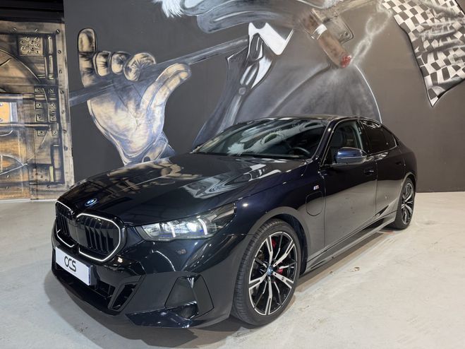 BMW Serie 5 (8) 550e xDrive 489ch M Sport BVA8 Attel Bleu de 2024