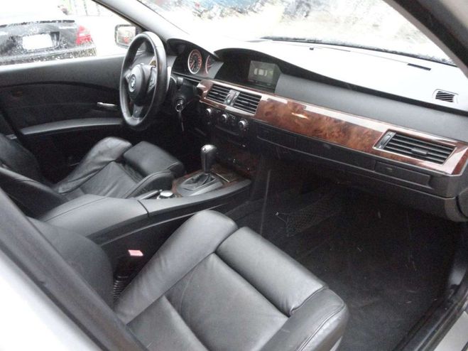 BMW Serie 5 545 (E60) 545IA 333CH LUXE Gris Mtallis de 