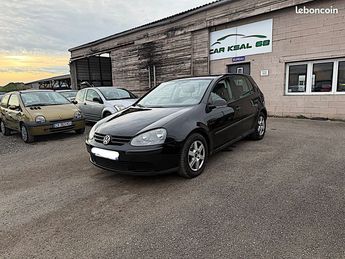  Voir détails -Volkswagen Golf V 1.6 102CH CONFORT 5P à Wittelsheim (68)