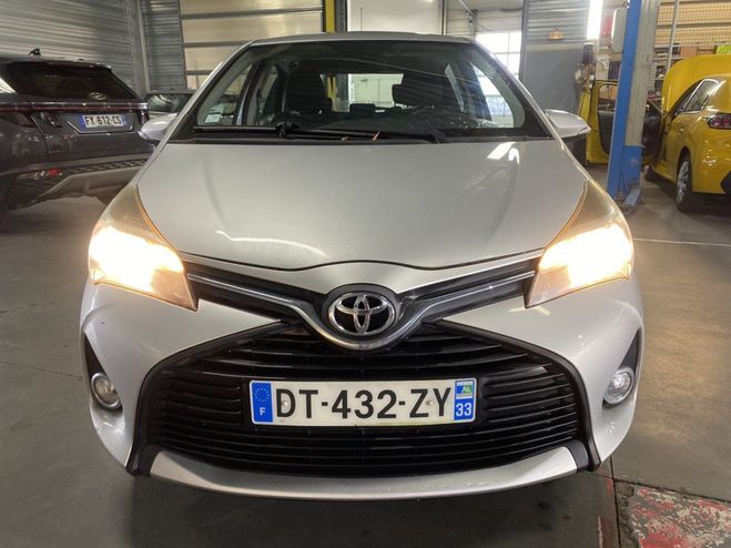 Cliquer pour voir la photo suivante Toyota Yaris 69 VVT-I TENDANCE 5P Gris C de 2015