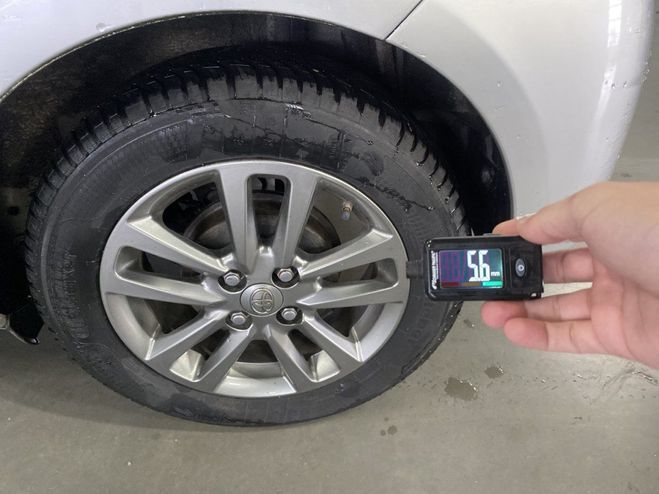 Toyota Yaris 69 VVT-I TENDANCE 5P Gris C de 2015