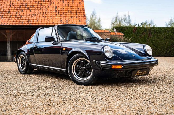 Cliquer pour voir la photo suivante Porsche 911 SC TARGA MIDNIGHT BLUE MET. ORIGINAL 39. Bleu Métallisé de
