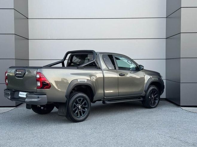 Toyota HI LUX 2.8 D-4D 204ch X-Tra Cabine Invincible 2 Bronze Imprial Mtal de 2025