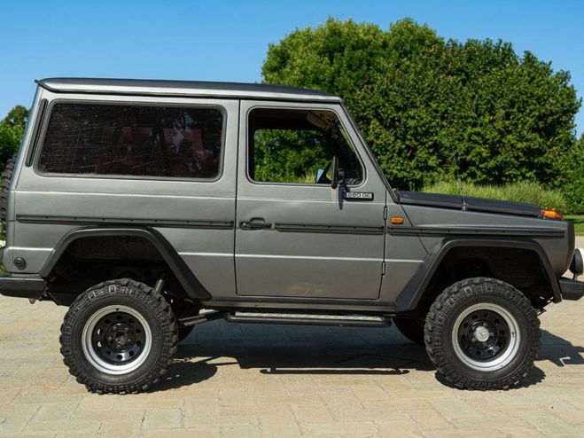 Cliquer pour voir la photo suivante Mercedes 280 1981 MERCEDES-BENZ GE GRIGIO de 1981