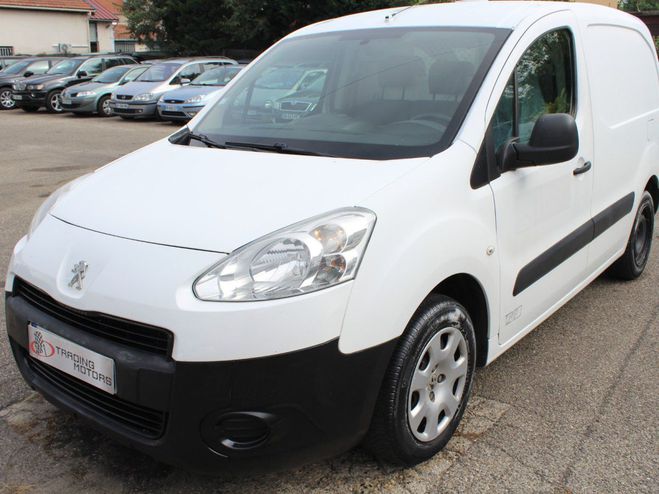 Cliquer pour voir la photo suivante Peugeot Partner faible kilométrage Prix HT. Pack CD Clim Blanc de 2015