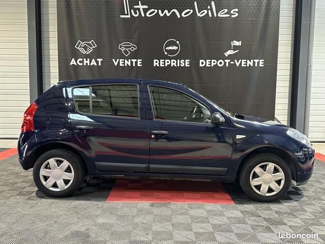 Dacia Sandero Dacia Sandero 1.2 16v 75ch Lauréate Bleu de 2010
