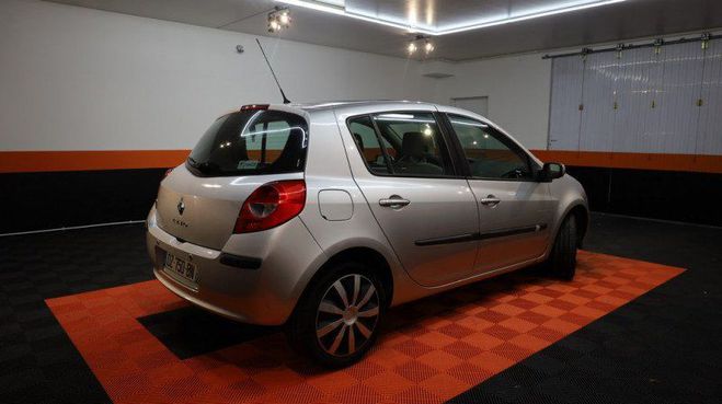 Renault Clio III 2.0 16V 140CH PRIVILEGE BVA 5P Gris C de 2007