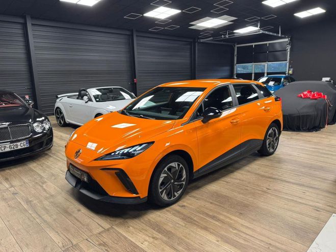 Cliquer pour voir la photo suivante MG MG4 EV 51KWH - 125 KW 2WD STANDARD 170CH Orange Verni de 2023