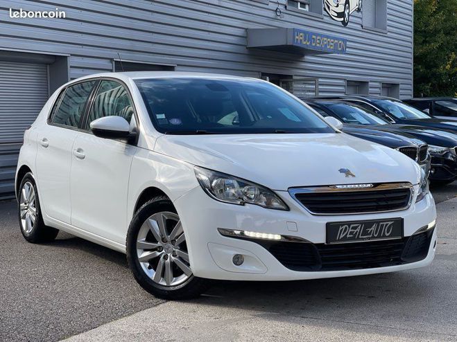 Cliquer pour voir la photo suivante Peugeot 308 1.2 110ch Style 5P 1ere Main Blanc de 2014