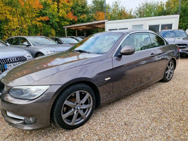 BMW Serie 3 V (E93) 320dA 184ch Luxe MARRON de 2011