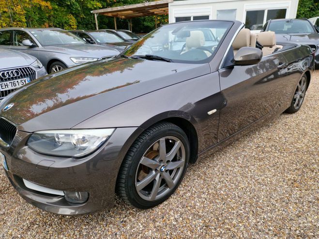 BMW Serie 3 V (E93) 320dA 184ch Luxe MARRON de 2011
