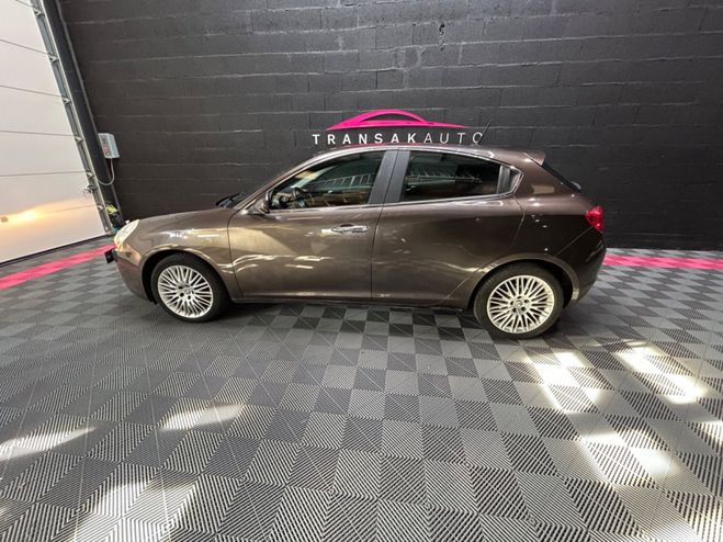 Alfa romeo Giulietta Alfa romeo Giulietta 1.4 TB MultiAir 170 ch SS Exclusive Marron de 2014