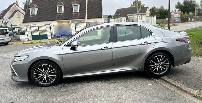 Toyota Camry 2.5 HYBRID 218CV 2WD DESIGN 20000HT ENTR Gris Mtallis de 2022