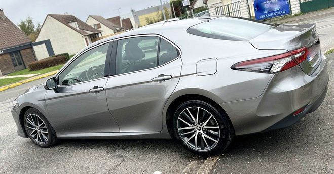 Toyota Camry 2.5 HYBRID 218CV 2WD DESIGN 20000HT ENTR Gris Mtallis de 2022