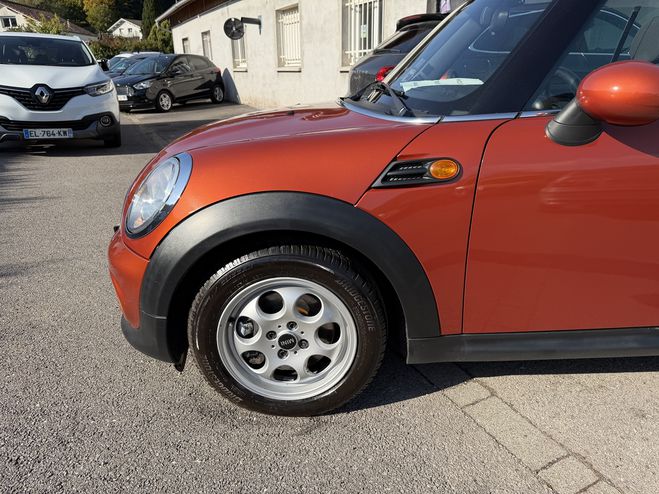 Mini Cabrio COOPER D 112CH ORANGE de 2013