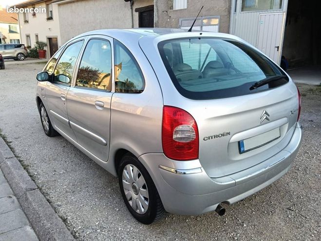Citroen Xsara Citroen Xsara Picasso 2.0 16v Exclusive Boite Automati Gris de 2004