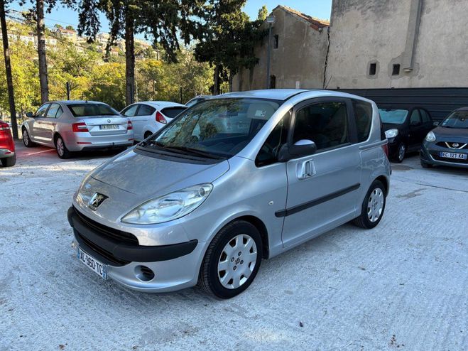 Peugeot 1007 Peugeot 1007 Trendy 1.4 HDi Gris de 2009