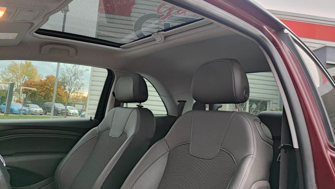 Opel Adam 1.0 115 cv Glam toit vitr� !! Bordeaux de 2016