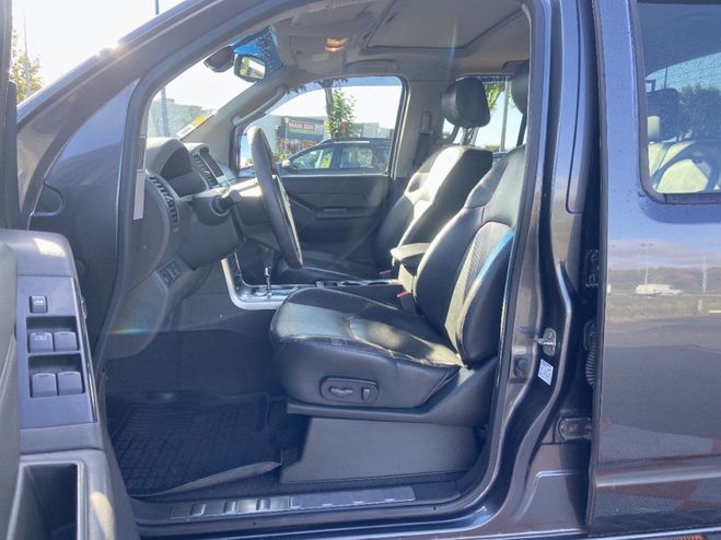 Nissan Navara DOUBLE CABINE 3.0 V6 DCI 231 BVA PACK PR Gris Fonc de 2012