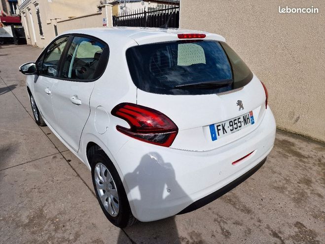 Peugeot 208 1.5 bluehdi 100ch s&s business 89000km 5 Blanc de 2019