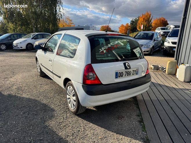Renault Clio 2 Phase 1.2 i 60 cv 3P Blanc de 2003