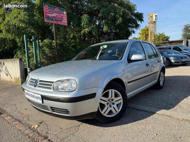 Volkswagen Golf 4 1.6l EDITION 105CV 16V 2001 Gris de 2001