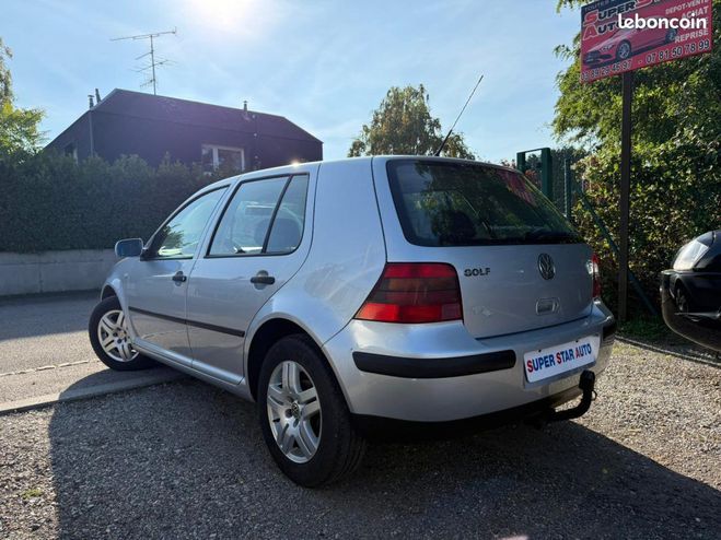 Volkswagen Golf 4 1.6l EDITION 105CV 16V 2001 Gris de 2001